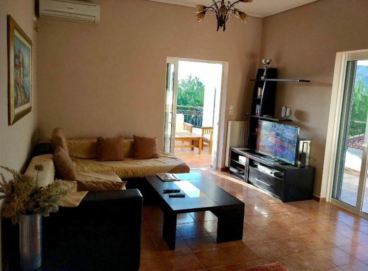 Relaxing Villa With Swimming Pool And Garden Agios Georgios  Exterior foto